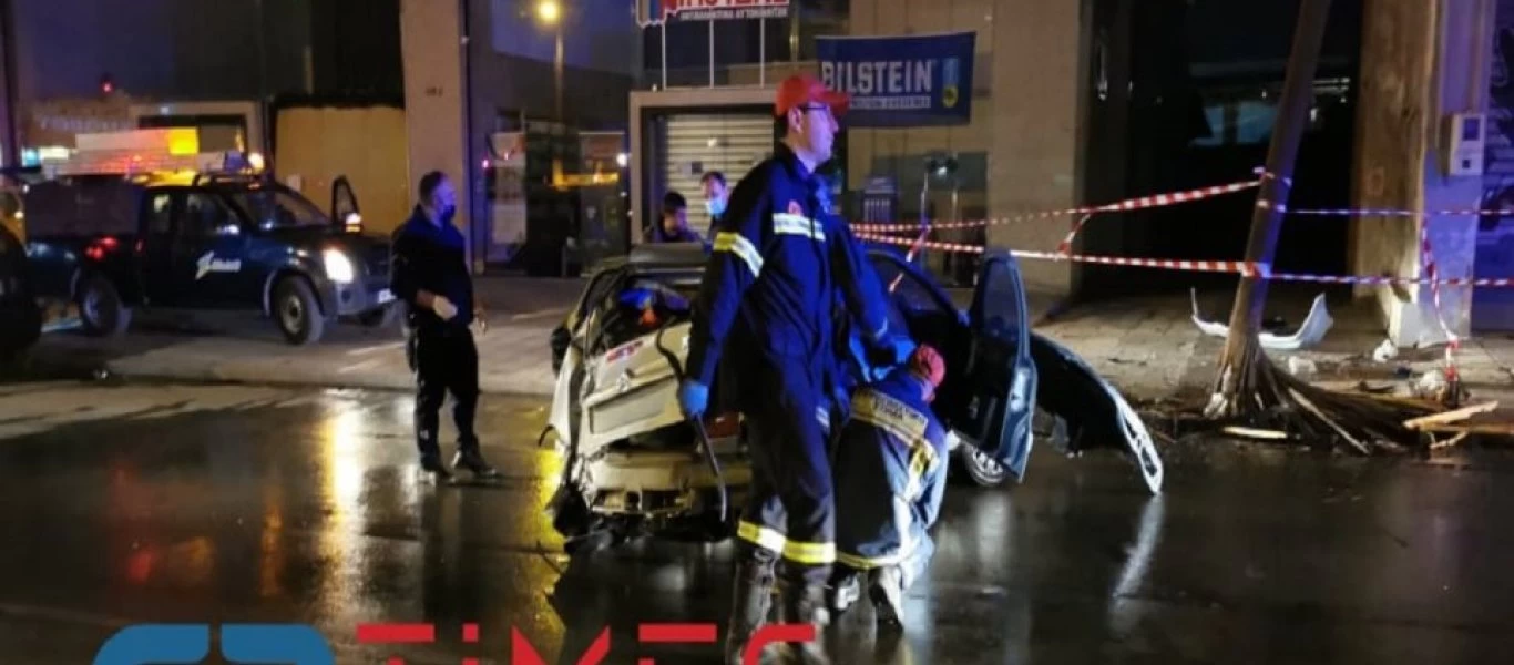 Θεσσαλονίκη: Αυτοκίνητο προσέκρουσε σε κολώνα – Τραυματίας ένας επιβάτης (βίντεο)